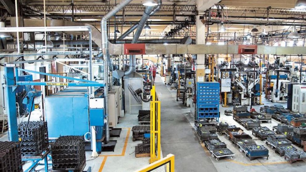 Precarización productiva e informalidad de la economía por las tasas más altas del mundo