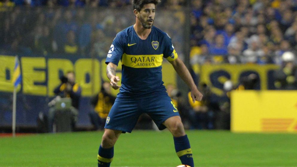 Pablo Pérez, con un pie afuera de Boca