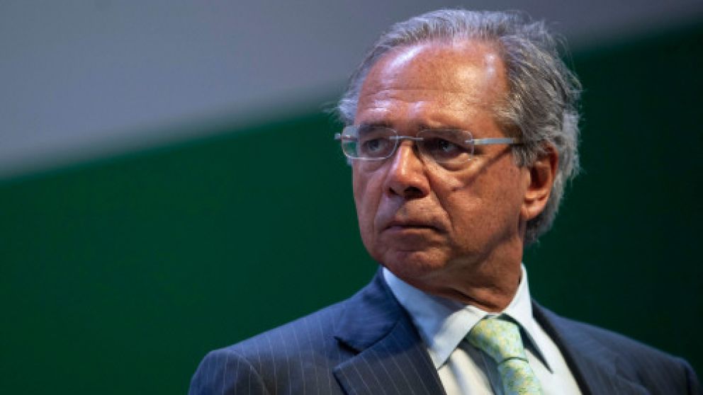 El ministro Guedes criticó la gestión bancaria estatal