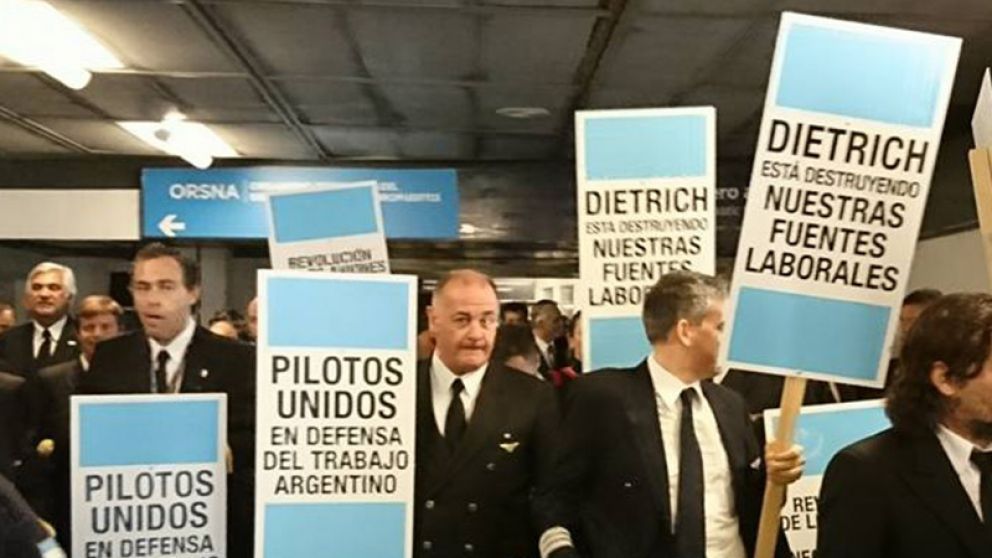 Pilotos avizoran un 2019 con turbulencia sostenida y destrucción de empleo