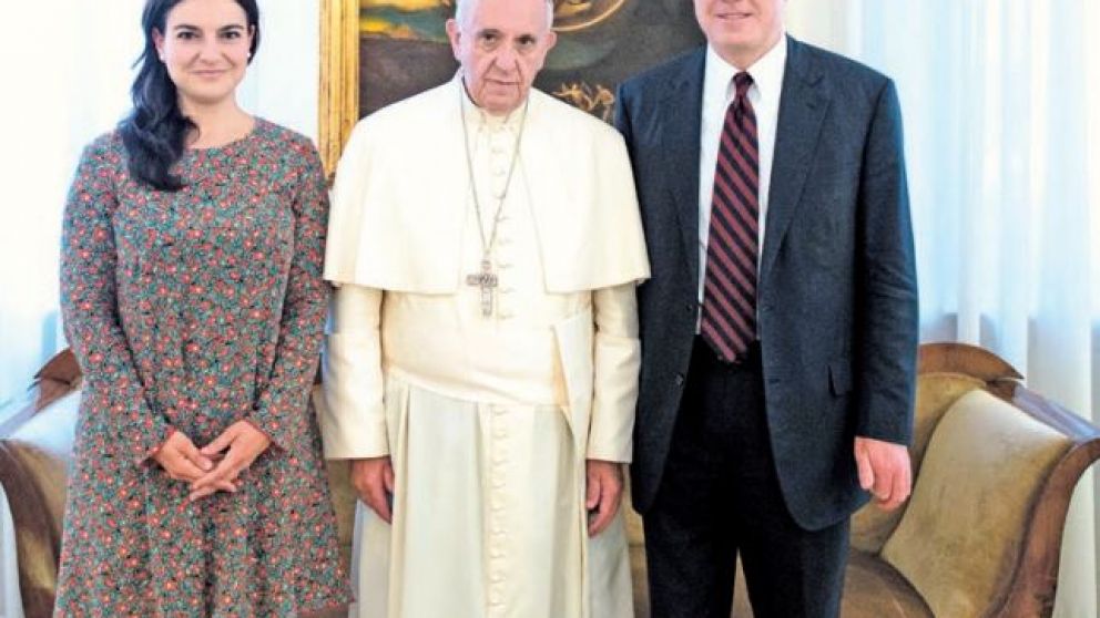 El Papa desplazó a sus voceros, García Ovejero y Greg Burke
