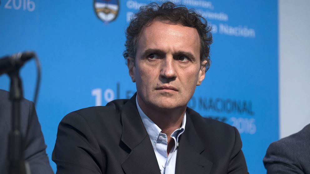 Intendentes del PJ preparan un amparo contra los tarifazos