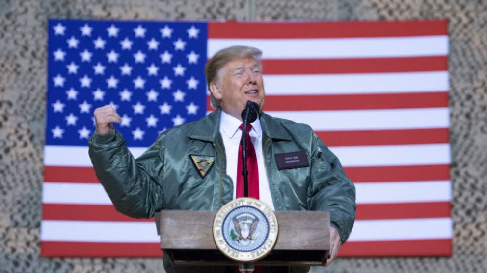 Trump analiza prohibir por decreto compras a multinacionales chinas de telecomunicaciones