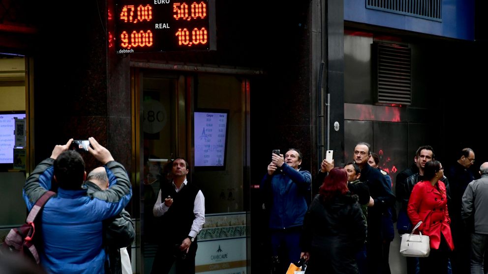 El dólar, la gran obsesión de los argentinos