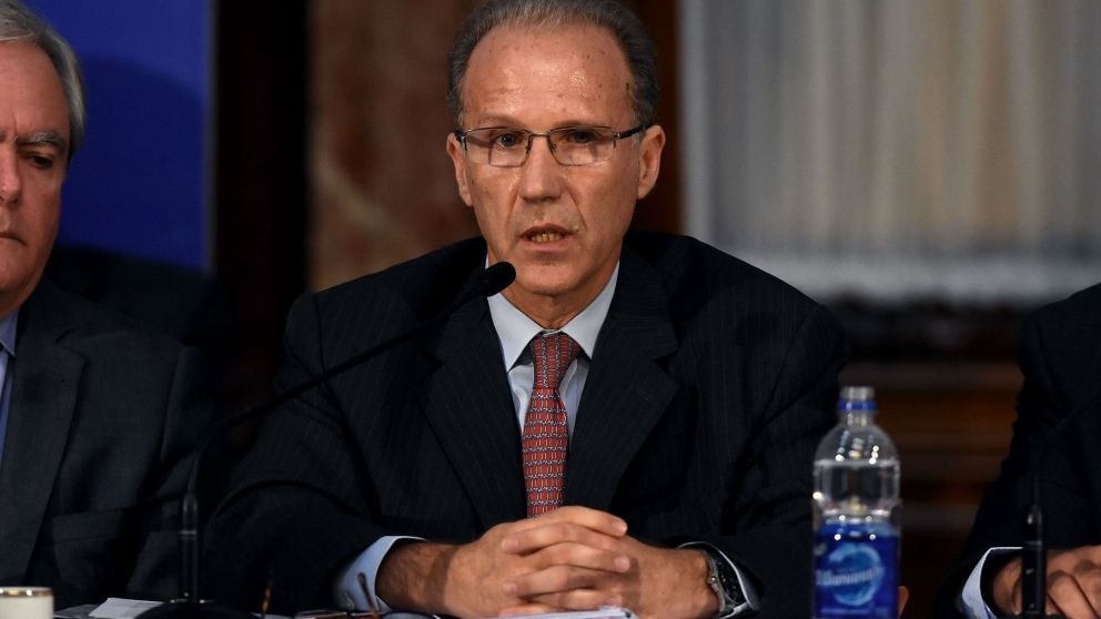 Rosenkrantz no podrá decidir contrataciones por sí sólo