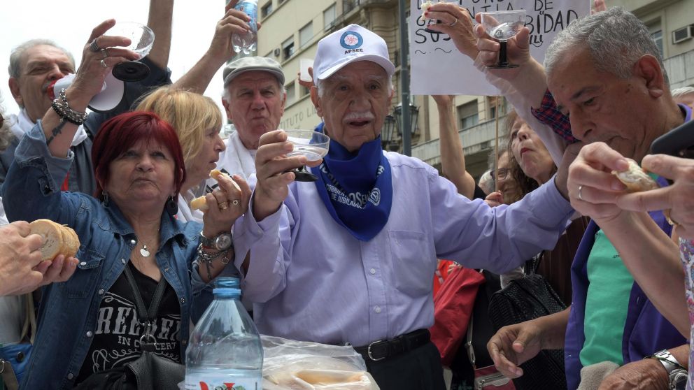 Los jubilados festejaron el fallo de la Corte