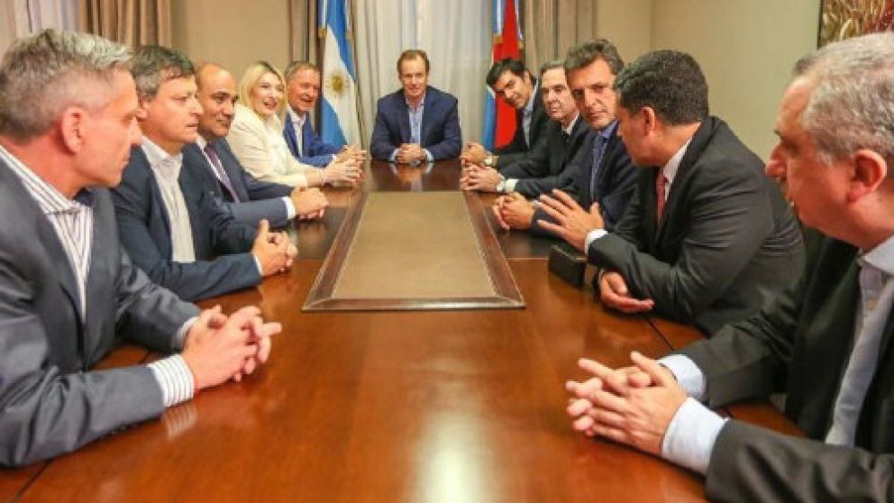 Alternativa Federal continúa en formación