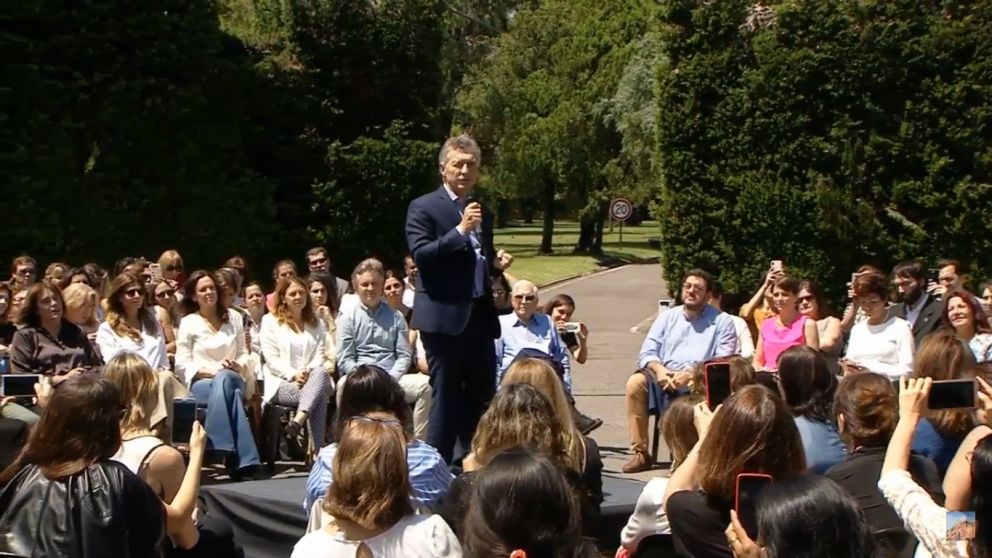 "La revolución de las mujeres es hoy un eje del siglo XXI", consideró el Presidente