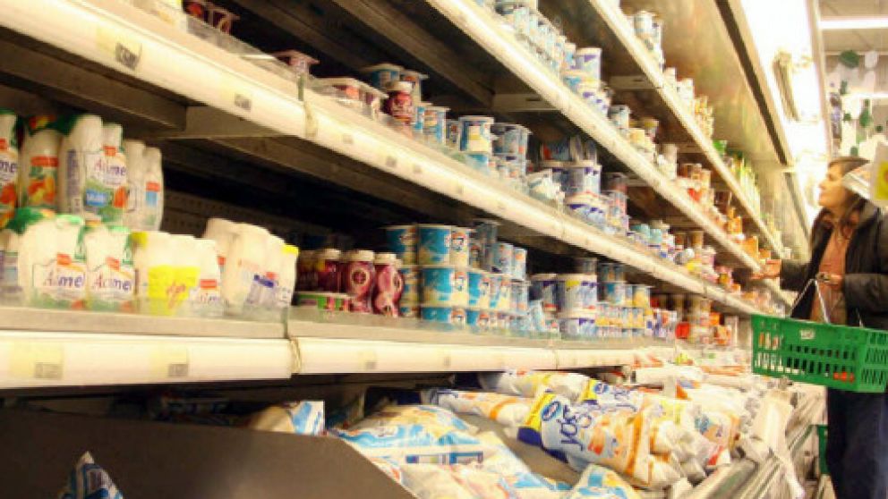 La caída del consumo masivo no encuentra un piso