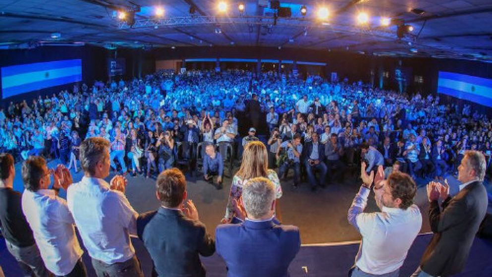 Massa buscó mostrar poderío ante sus aliados