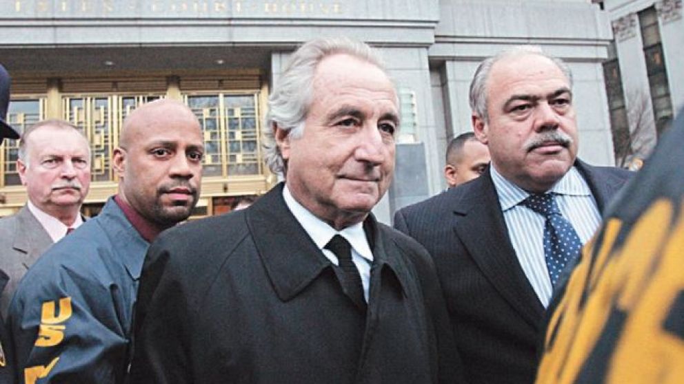 La caída del rey de la pirámide