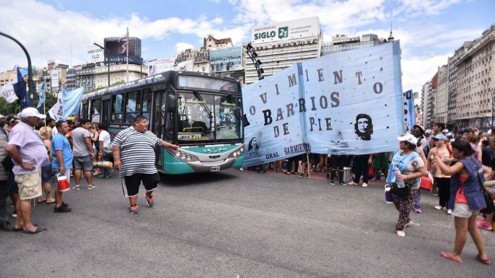 Movimientos sociales exigen la construcción de inmuebles