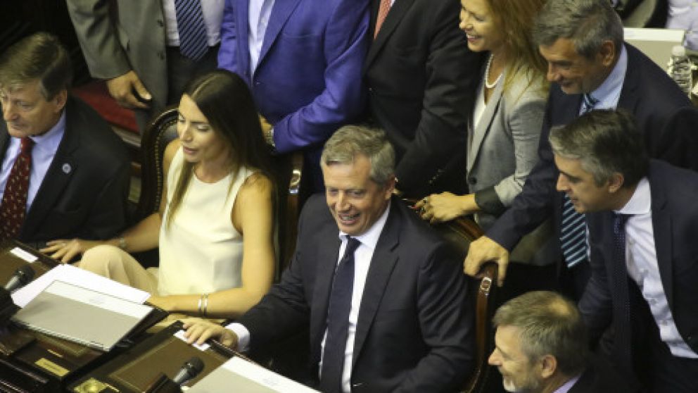 En la preparatoria, Monzó fue ratificado al frente de la Cámara baja