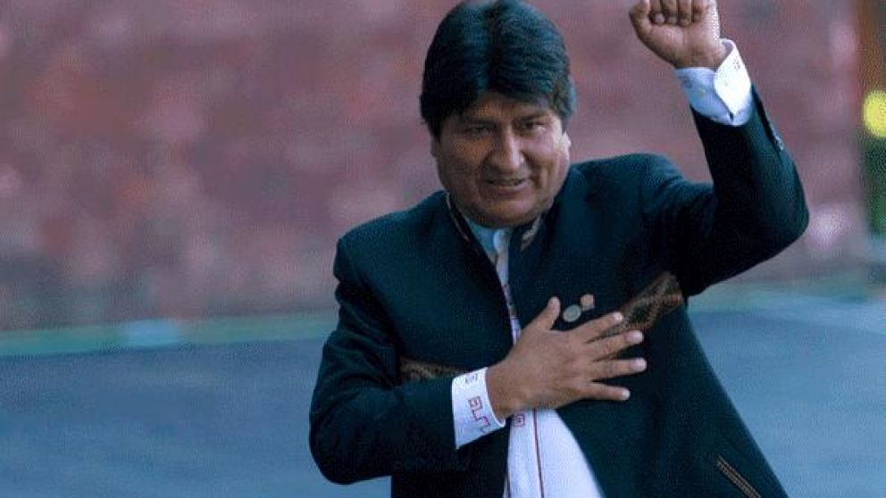 Habilitan a Evo Morales para ir por un nuevo período presidencial