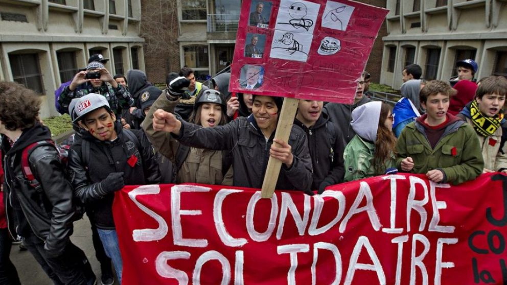 Un grupo de estudiantes bloqueó la escuela Jean-Pierre Timbaud en solidaridad con los chalecos amarillos