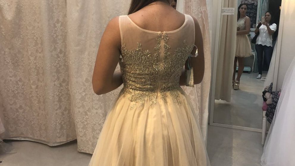 Las chicas publican en las redes fotos con sus vestidos