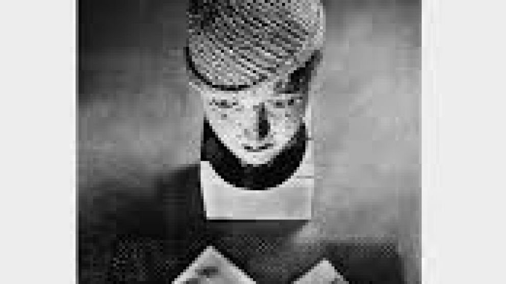 Falsedades y enigmas en una novela ambientada en el mundo del arte 