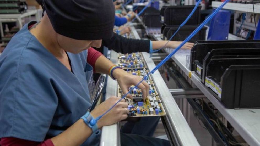 Las fábricas emplean a 8.500 personas, 5.000 menos que en 2015