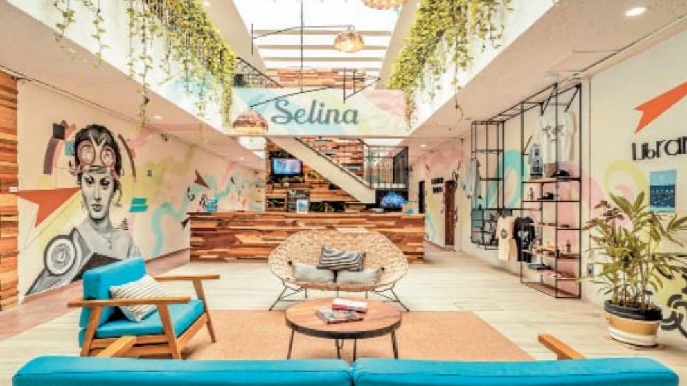 Los hoteles tienen espacios comunes para los jóvenes
