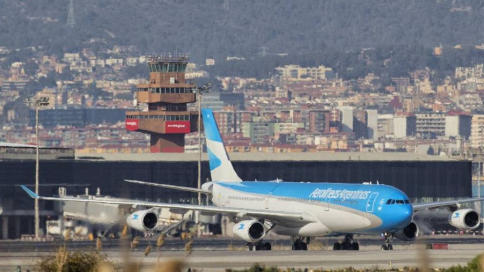 Para Dietrich es "inaceptable que Aerolíneas siga recibiendo plata de los argentinos"