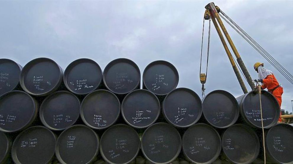 El petróleo se desploma en Nueva York por el miedo a la sobreoferta