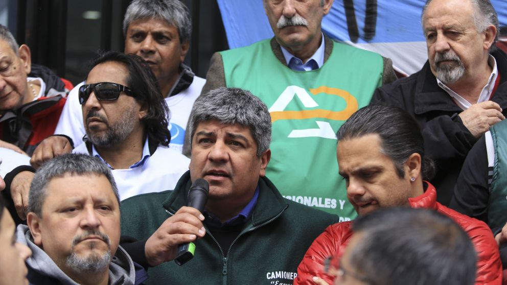 Pablo Moyano prepara medidas para reabrir paritarias