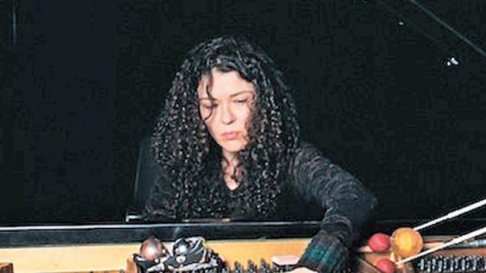 El piano de Sylvie Courvoisier brilló en la Ciudad