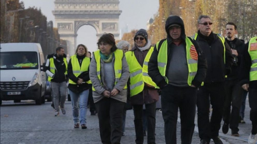 Los manifestantes marcharon por el centro de París
