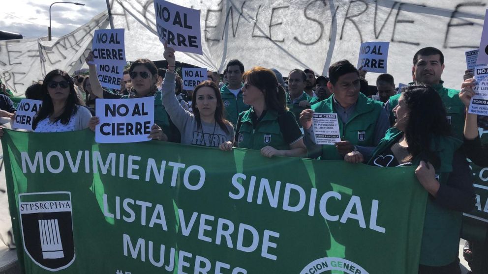 Trabajadores del BA Design se movilizan por el cierre del shopping 