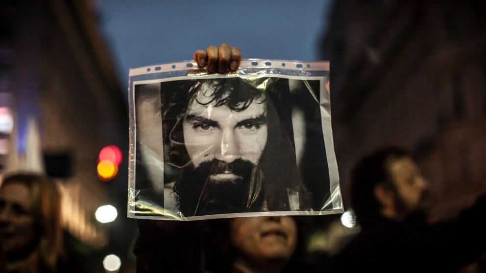 Santiago Maldonado desapareció el 1 de agosto de 2017 y su cadáver fue encontrado el 17 de octubre de ese mismo año