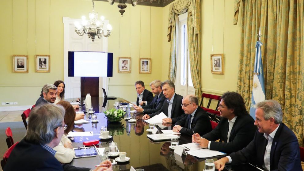 Es oficial: quiénes cobrarán el bono, quiénes no y qué pasará con los despidos