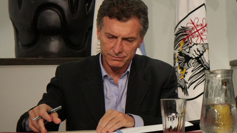 Se firmó el decreto del bono para los privados, que se incluirá en las paritarias 2019