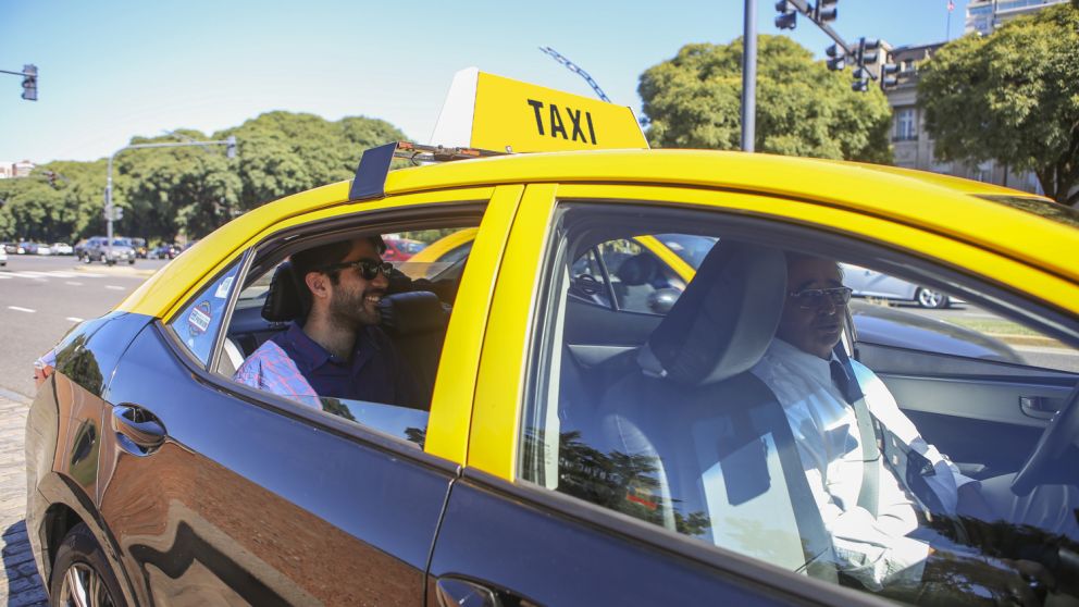Ciudadanos podrán participar en la definición de tarifas de taxis en terminales