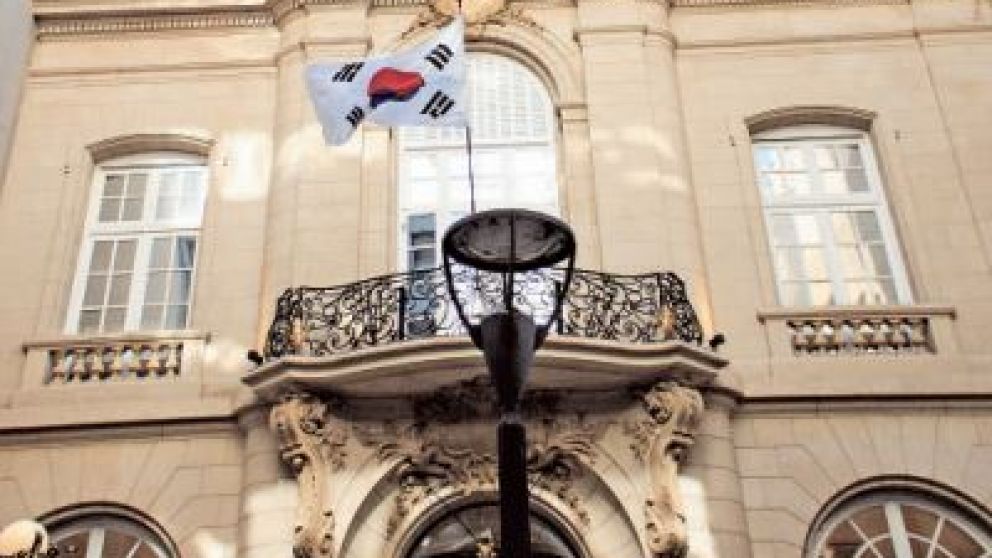 La impresionante fachada, el día de la inauguración