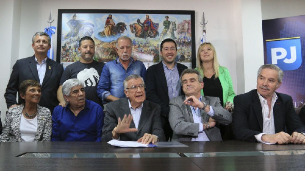 El peronismo institucional y el dialoguista buscan ampliar y seducir a otros sectores