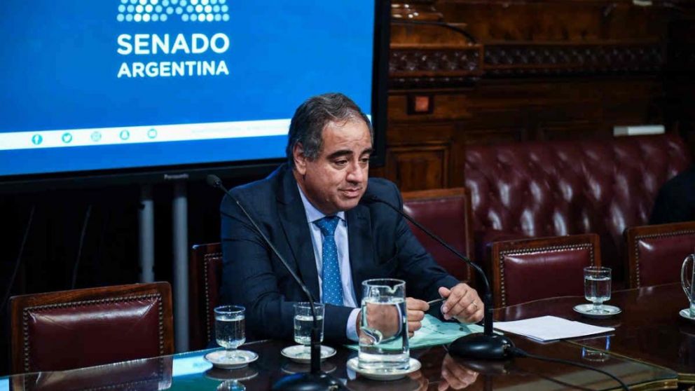 Senador de Cambiemos pidió a los gobernadores mandar a votar el Presupuesto "a ojos cerrados"