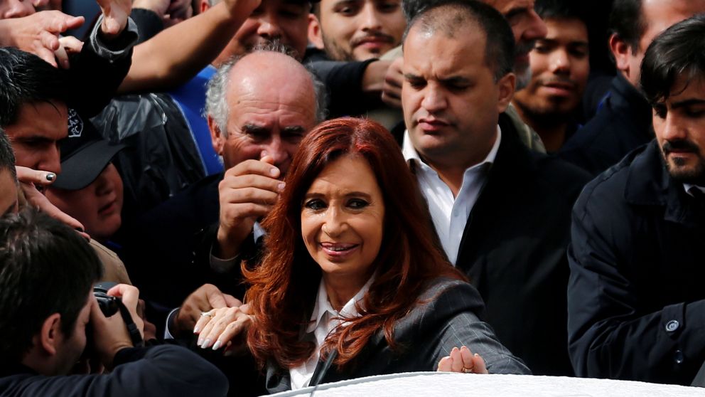 Dictan la falta de mérito a Cristina Kirchner en la causa por la "ruta del dinero K"