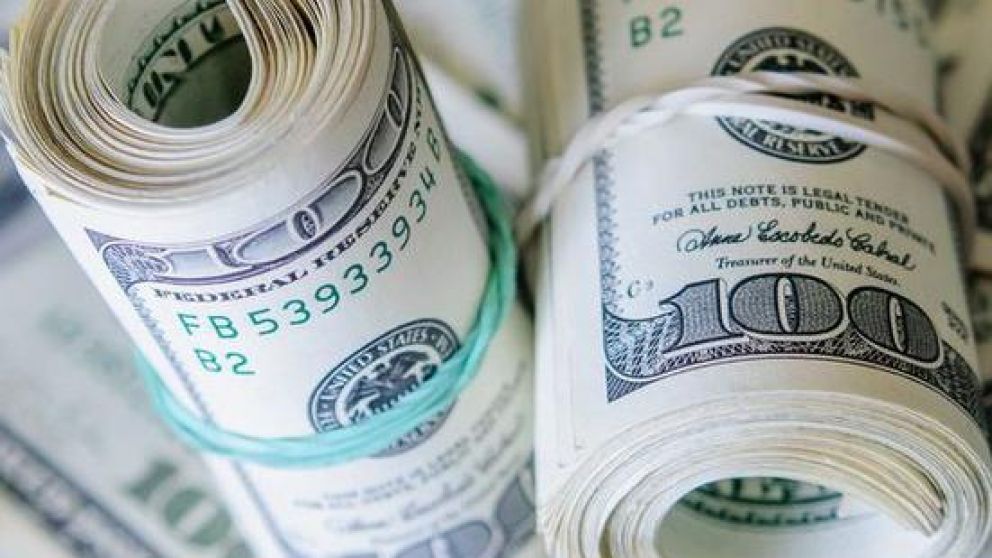 El dólar quedó a menos de diez centavos del piso de la banda de flotación