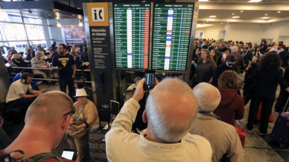 Por las asambleas gremiales se paralizaron ayer cientos de vuelos