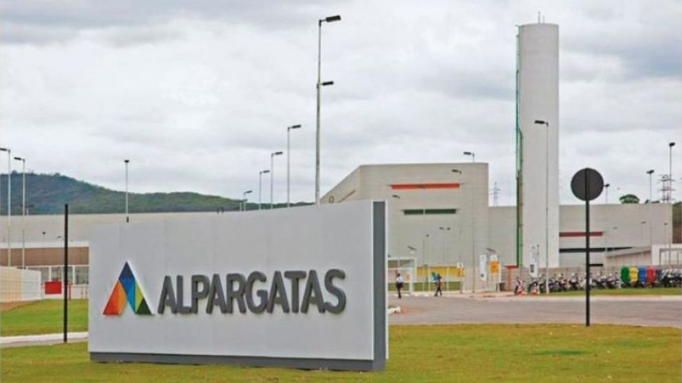 Alpargatas cierra y pone a la venta su planta chaqueña