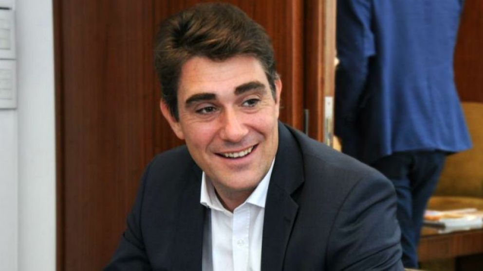 El nuevo ministro de Energ�a, Javier Iguacel, ratific� aumentos de tarifas en luz y gas 