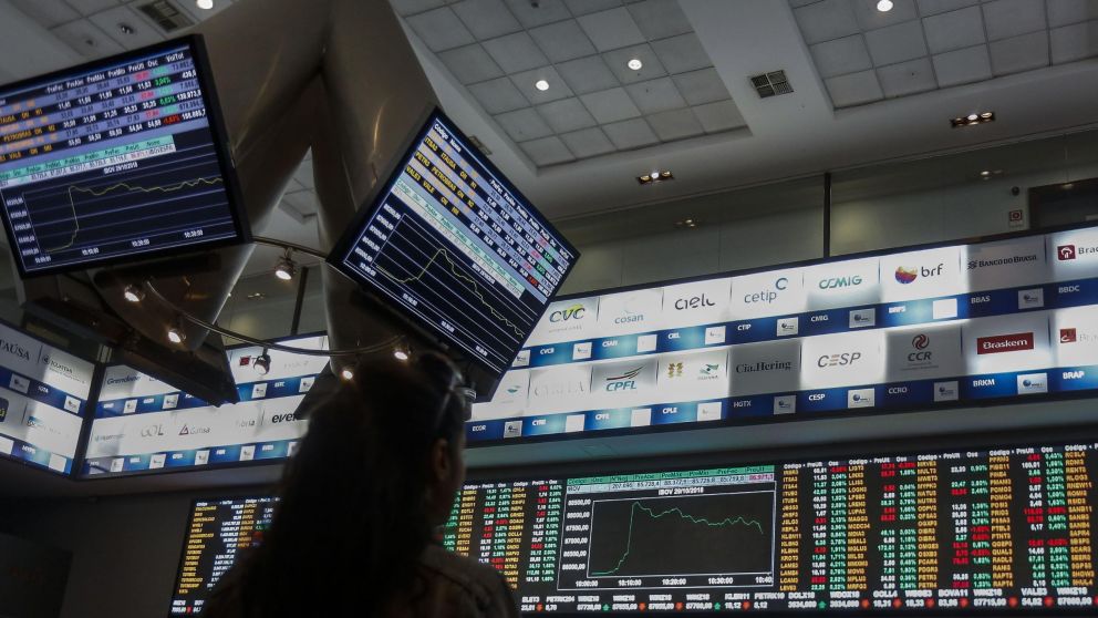 A pesar del balance, la moneda se ha apreciado gradualmente desde la campaña electoral cuando superó los 4 reales por dólar