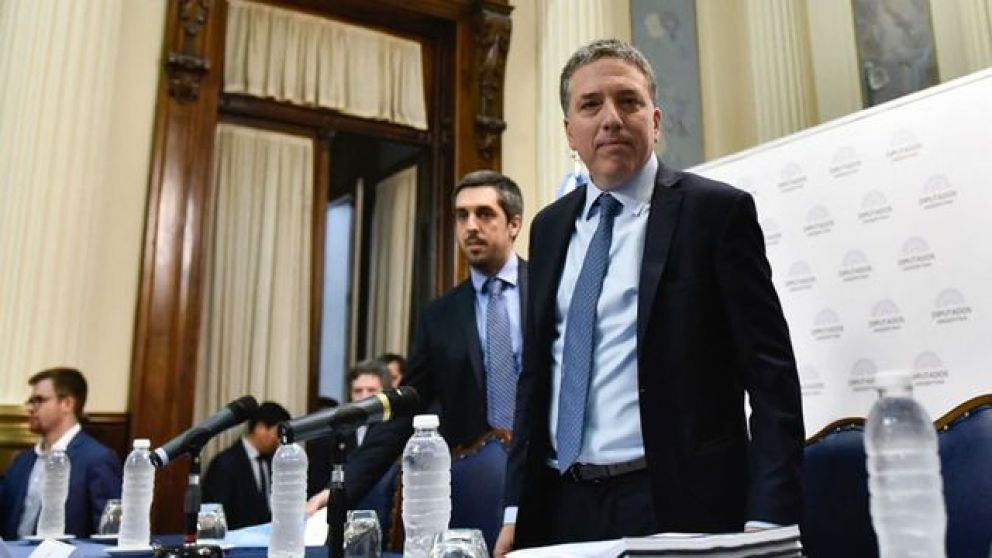 Dujovne fue el primer funcionario en defender el Presupuesto en el Senado