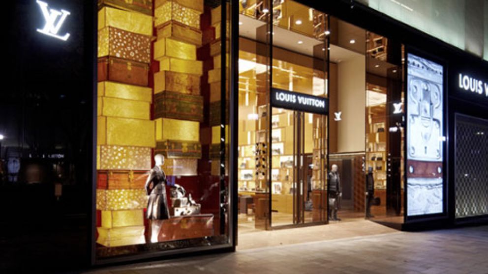 Louis Vuitton vuelve al país con precios más bajos que en Miami