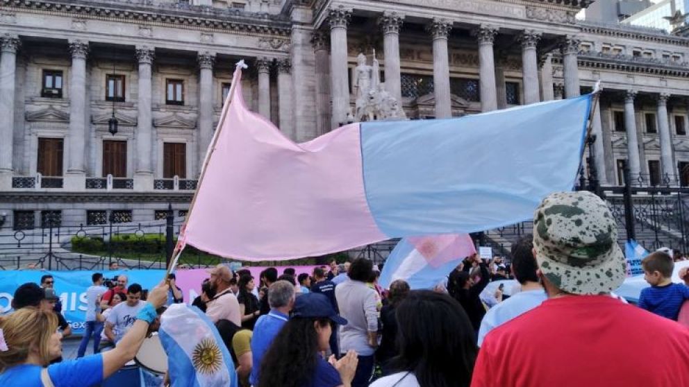 Fuente: @enlamiraradio