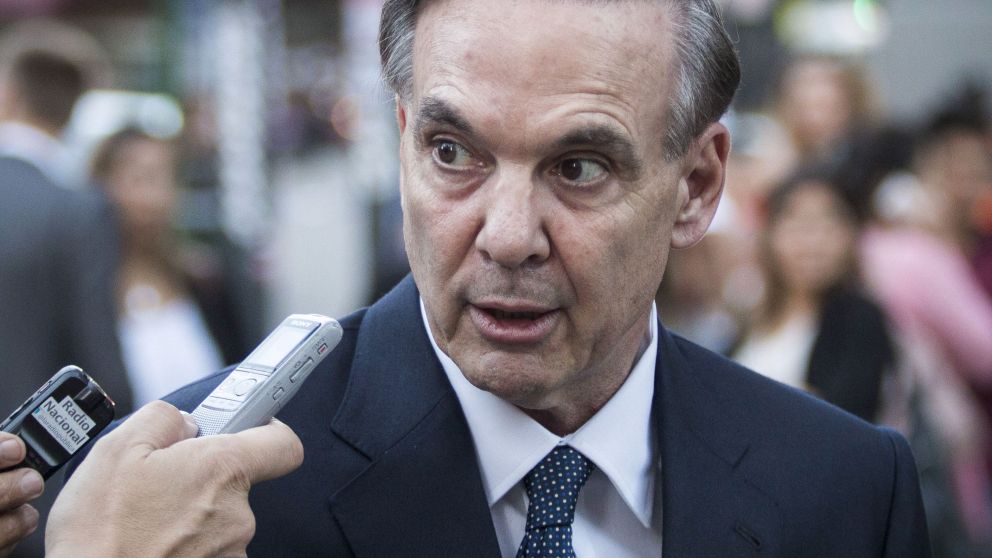 zzzznacp2 NOTICIAS ARGENTINAS BAIRES, MAYO 1:(ARCHIVO) El jefe del bloque de senadores del PJ-FPV, Miguel ngel Pichetto, reconoci sus diferencias con la expresidenta Cristina Kirchner al sealar que est "en otro camino" y que tiene "otra mirada" poltica, a