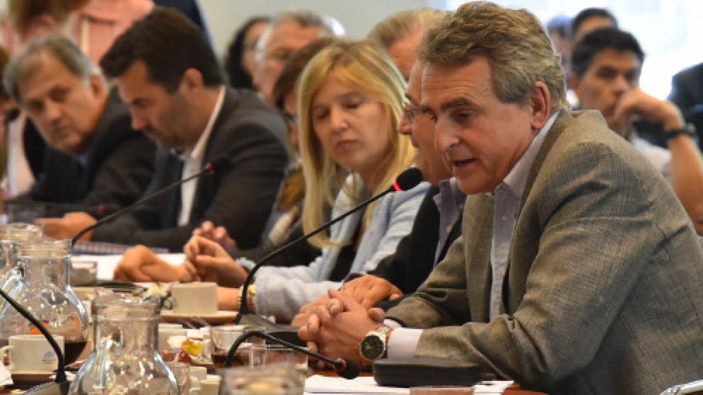 Rossi: “El Congreso es la escribanía del FMI”