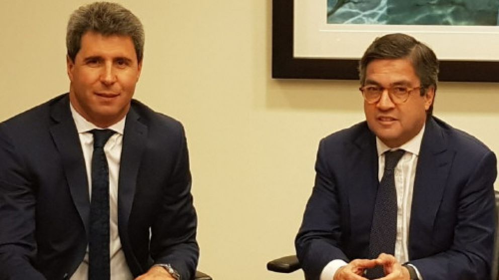 U�ac junto a Moreno 