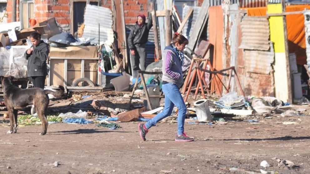 Salvia dijo que la actual situación se debe a "condiciones internacionales" y "mala praxis"