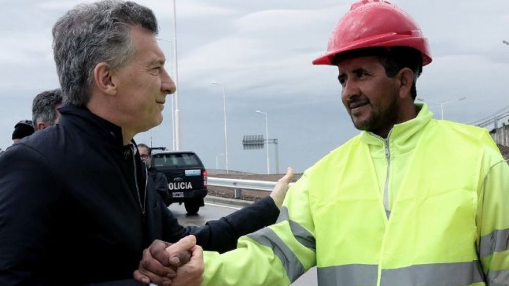 Macri inauguró un tramo de 29 kilómetros de autopista que une el puente Rosario-Victoria con el Puerto Rosario